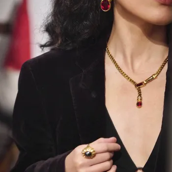 Fransız ortaçağ kırmızı sırlı elmas taklidi klasik yılan kemik zinciri Y şeklinde kadın kolye