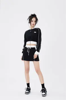 Kadın İlkbahar Yaz Gençlik Kolej Tarzı Takım Elbise Parlak Çizgi Dekorasyon Siyah Beyaz Kısa Üst Tasarım Duygusu İpli Kısa Etek