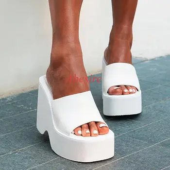 Basit Roma tarzı Yaz Yeni kama Kare kafa kalın Taban Beyaz yüksek topuklu sandalet kadın Parmak arası terlik