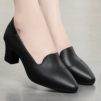 Artı Boyutu 41 Moda Kadınlar İçin Pompalar Ofis Ayakkabı Anne Ayakkabı Yumuşak Taban Siyah deri ayakkabı 5.5 cm Yüksek Topuklu Kadın rahat ayakkabılar