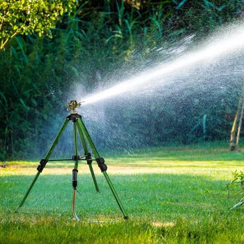 Tripod Tabanı Üzerinde Darbeli Yağmurlama Başlığı, Bahçe için Çim Sprinkler 360°Ağır Pirinç yağmurlama başlığı, Metal Uzatma Ayakları Çevirme Kilitleri