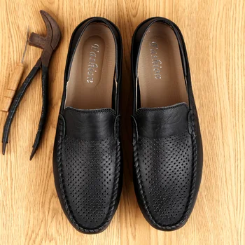 Italyan Erkek Ayakkabı Rahat Lüks Marka Yaz erkek mokasen ayakkabıları Hakiki Deri Moccasins Hafif Nefes Tekne Ayakkabı üzerinde Kayma