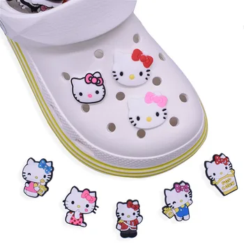 1 adet Tek Satış Sanrio Hello Kitty PVC Zanaat ayakkabı tokası Yenilik Sevimli Croc Charms DIY Terlik Aksesuarları Toptan Çocuklar Hediyeler