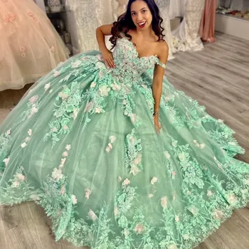 Lüks Yeşil Prenses Quinceanera Elbiseler Kapalı Omuz Sparkly 3D Çiçekler Aplikler Kristal Vestidos De 15 Años Balo Parti 2024